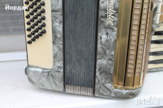 Немски акордеон ''Weltmaister'' 60 баса, снимка 4 - Акордеони - 47957219