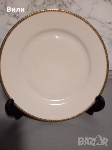 Красиви чинии от фин порцелан  и елегантен златен кант, снимка 2 - Чинии - 49106016
