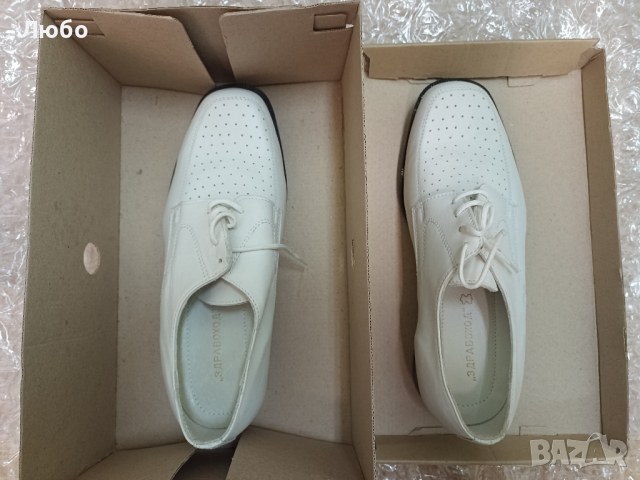 обувки чисто нови, бели 41 номер, естествена кожа Здравоход, подметка CUMBERLAND, с връзки, летни