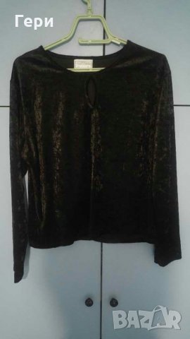Черна плюшена блуза