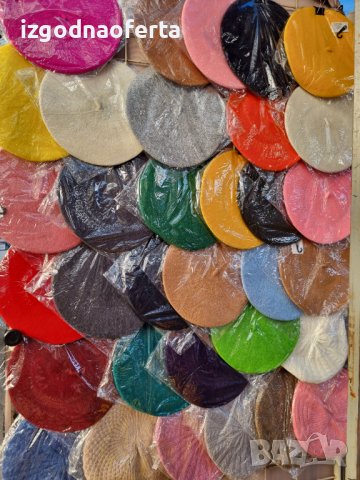 Шапки зимни тип барета -разнообразие от цветове , снимка 1 - Шапки - 38925295