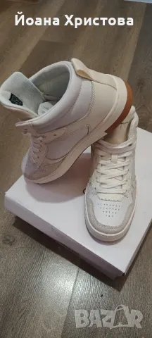 Calvin Klein бели дамски кецове, 36 н., снимка 10 - Маратонки - 48345107