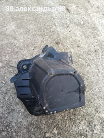 Продавам -пласмасов предпазител за горивен филтър -нисан  нв 200- Nissan NV-200 evaliaОЕ   -NISSAN  