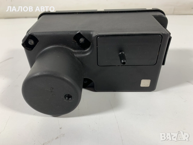 Вакуум помпа централно заключване Фолксваген Пасат 3 Vakum pompa centralno Passat (88-97) 357962257, снимка 3 - Части - 51454978