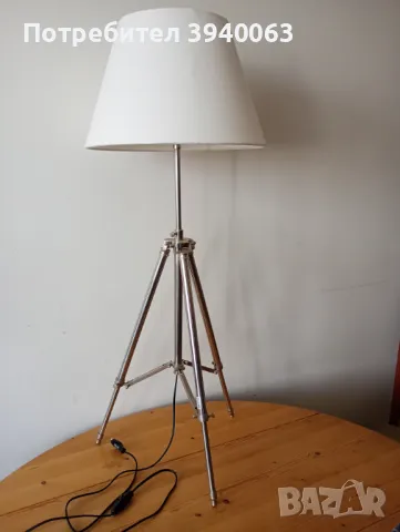 Стара лампа тринога желязо