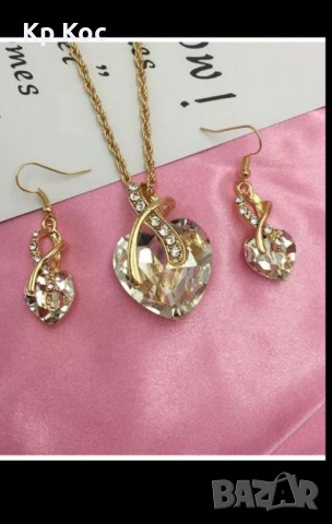 Уникални и ефектни колиета в няколко цвята, снимка 3 - Бижутерийни комплекти - 39903494