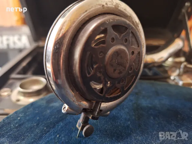 Ретро грамофон с манивела IMPERIAL, снимка 5 - Антикварни и старинни предмети - 50326376