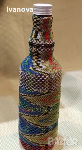 -	Бутилка стъклена с красива цветна оплетка, снимка 2 - Други ценни предмети - 53587203