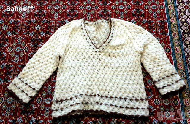 Покривки и пуловер ръчно плетиво, снимка 3 - Декорация за дома - 43327965