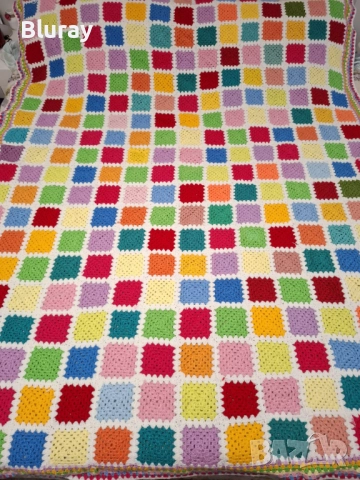 Многоцветно плетено одеяло ръчно платено на 1 кука, снимка 3 - Декорация за дома - 52606549