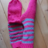 Ръчно плетени дамски чорапи размер 38, снимка 1 - Дамски чорапи - 37790326