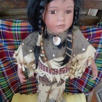 Продавам керамична колекционерска кукла -  Индианка  , снимка 6 - Колекции - 34926828