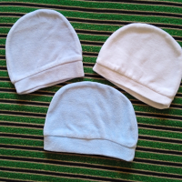 Плюшени шапки, снимка 1 - Бебешки шапки - 44924254