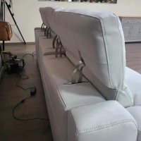 Светло сив ъглов диван Laurence с електрически релаксиращ механизъм, снимка 7 - Дивани и мека мебел - 43285794