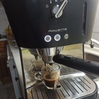 Кафемашина Ровента с ръкохватка с крема диск, работи отлично и прави хубаво кафе , снимка 3 - Кафемашини - 43364135