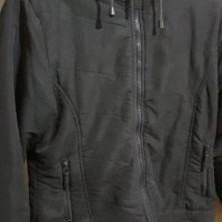 Дамско черно яке с качулка, снимка 1 - Якета - 26281765