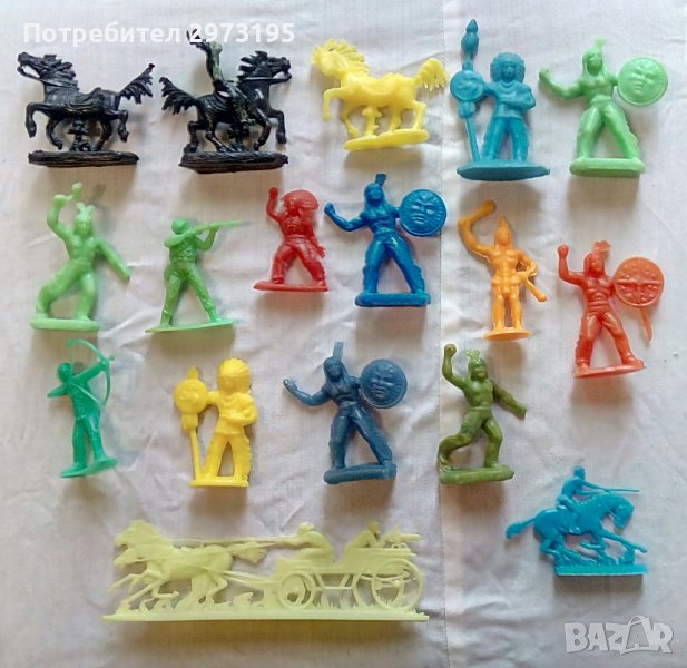 Пластмасови фигурки - 17 бр., снимка 1