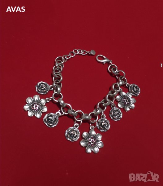 Нова дамска масивна гривна с цветя, снимка 1