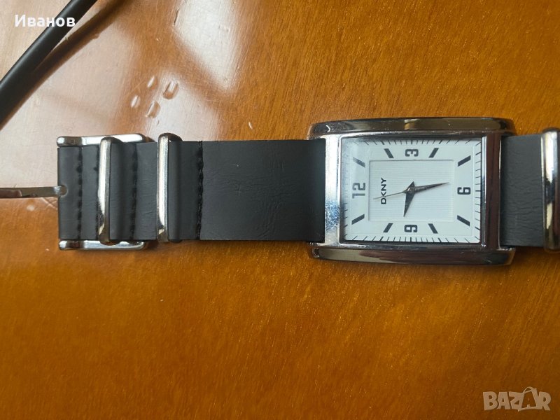 DKNY кварцов часовник, снимка 1