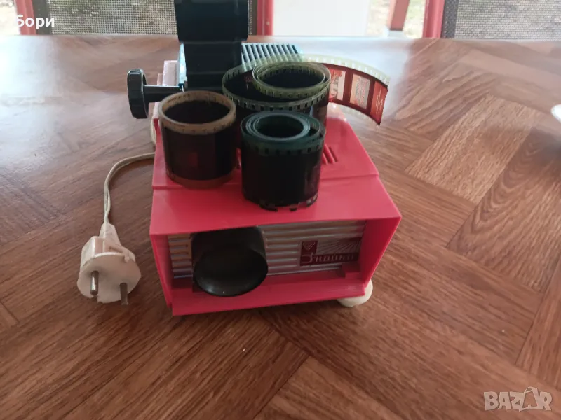 Прожекционен апарат с 3 детски филма, снимка 1