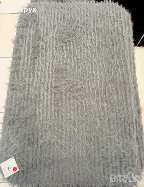 Сиво меко пухено плюшено кожено пухкаво рошаво килимче 50/80см., снимка 1