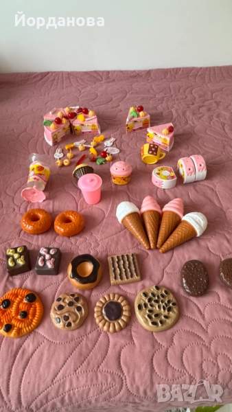 Детски играчки торта, бисквити и други сладки лакомства, снимка 1