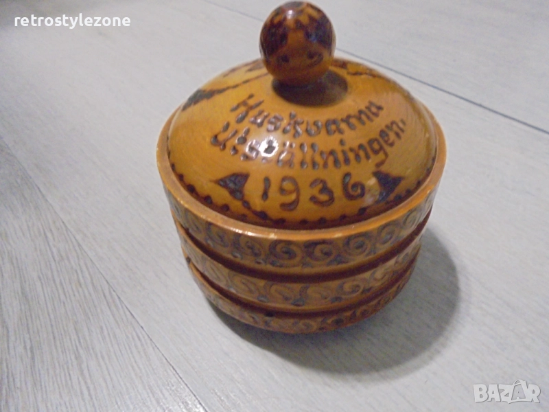 № 8284 № 8284 Стара дървена кутия с орнаменти, снимка 1