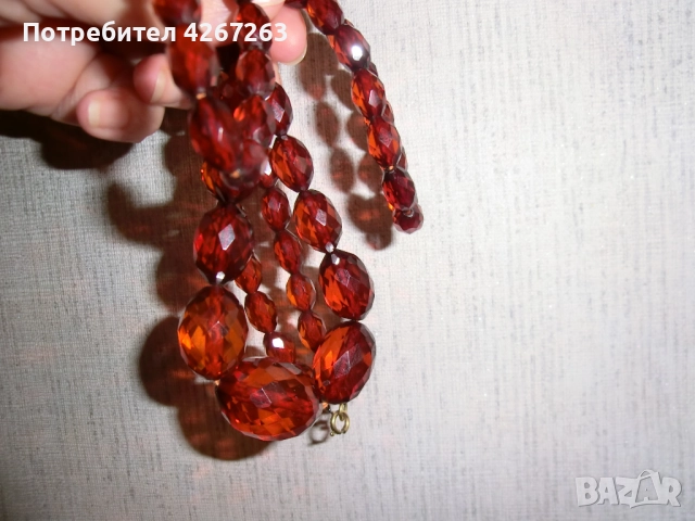 Старинна кехлибарена огърлица от фасетирани бакелитени мъниста черешов кехлибар, снимка 5 - Антикварни и старинни предмети - 52293850