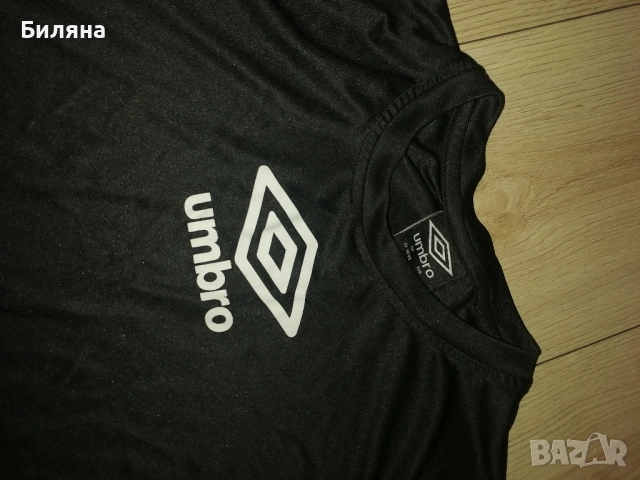 Черна тениска Umbro - 164, снимка 2 - Детски Блузи и туники - 51554109