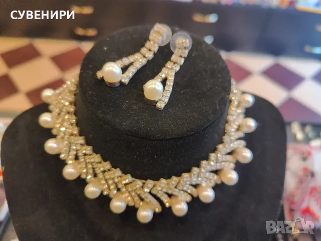 Красиво колие с обеци , снимка 2 - Бижутерийни комплекти - 48339460