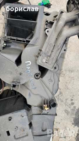 Кутия парно за Пежо Партнер , снимка 2 - Части - 51801274