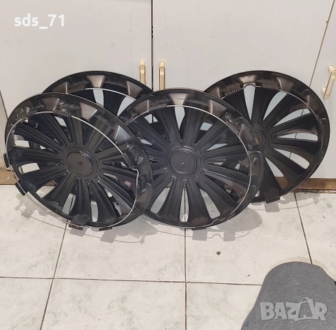 Тасове за джанти Versako 13 цола 4 бр ,леки следи надраскано на двете ,20 лв , снимка 5 - Аксесоари и консумативи - 52884419