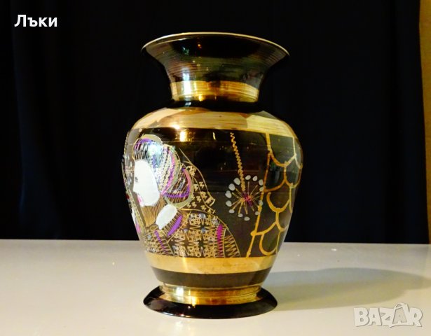 Бронзова ваза,ръчно гравирана Сватба. , снимка 4 - Вази - 33075609