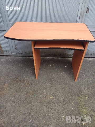 Маса за компютър 