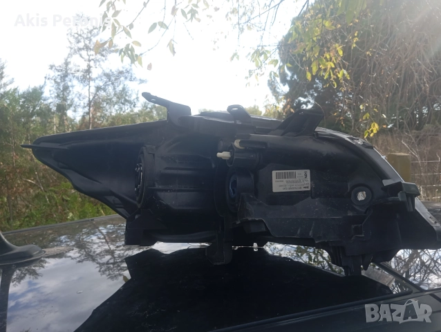 Toyota Auris Facelift 2010- ляв фар , снимка 2 - Части - 52151782