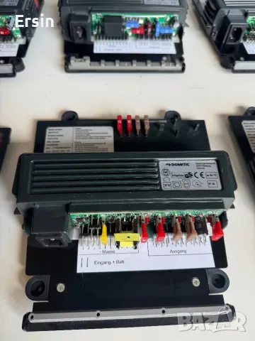 КОМБИНИРАНО ЗАРЯДНО Dometic ЗА БАТЕРИИ И ЗАХРАНВАНЕ ЗА 12 V, снимка 7 - Части - 49801007