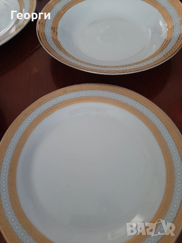 Бели порцеланови чинии със златен кант, снимка 3 - Чинии - 51576450