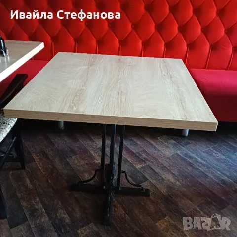 Дървени масивни маси с метална основа 