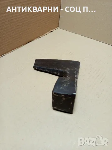 Соц Стара Ръчно Кована Брадва Номер 10. Тегло 1.400кг., снимка 3 - Антикварни и старинни предмети - 49731987