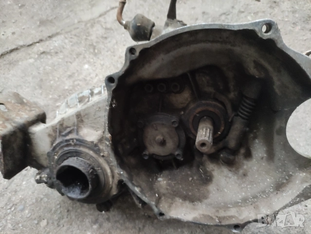 Скоростна кутия за Трабант 601 , снимка 4 - Части - 53574288