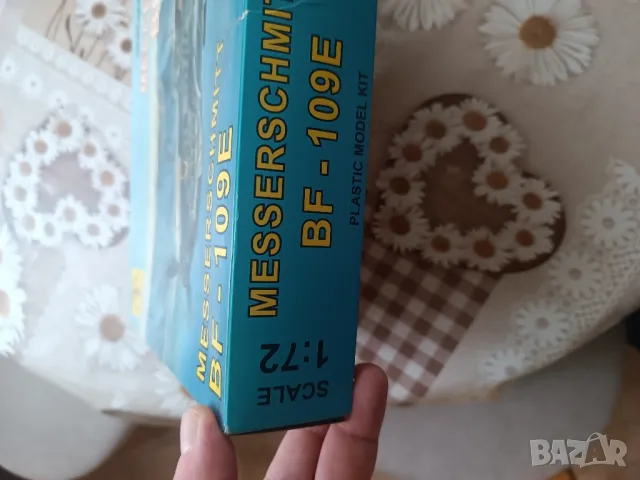 Модел самолет за сглобяване Messerschmitt BF-109E, снимка 3 - Колекции - 48926624