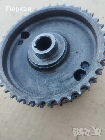 Зъбно Колело на Вакуумна Помпа за Mercedes Benz  W123  240D, снимка 5 - Части - 48602126