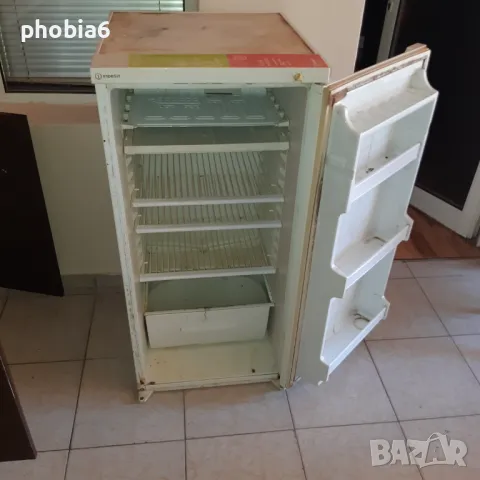 Хладилник Идезит с камера, снимка 3 - Хладилници - 48720603