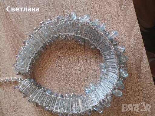 Колие от кристали , снимка 2 - Колиета, медальони, синджири - 34996112