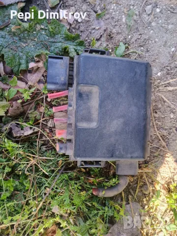 1C0937550E Кутия с предпазители на акумулатора Оригинален VW New Beetle 2.0, снимка 3 - Части - 50036753