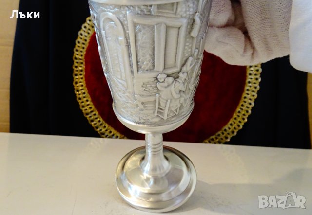 Чаша от калай за вино с релефна кръчмарска картина. , снимка 7 - Антикварни и старинни предмети - 44116999