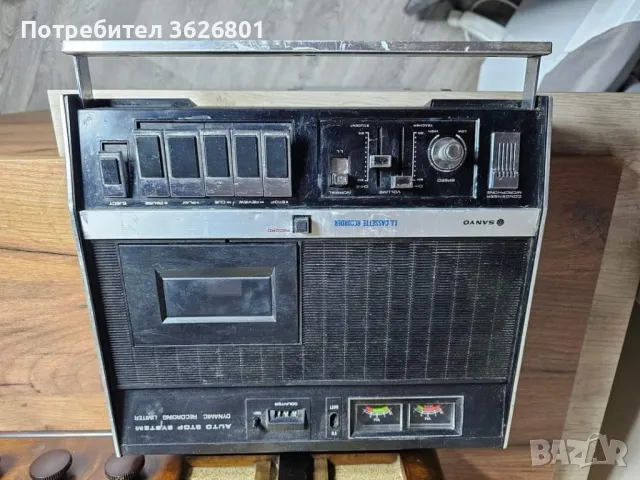 Продавам Ретро Касетофон 1970г (SANYO- M2508E JAPAN) , снимка 3 - Радиокасетофони, транзистори - 47886922