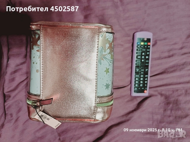 Тоалетна чанта от Victoria's Secret, снимка 3 - Други - 52681867