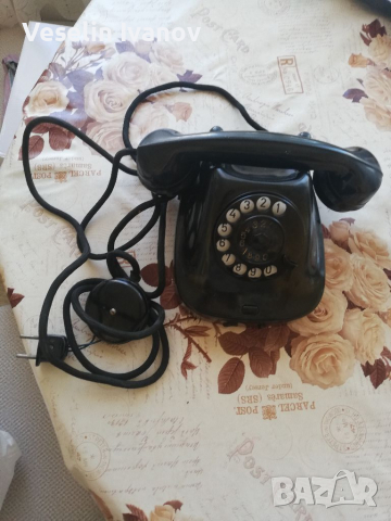 Стар бакелитов телефон, снимка 2 - Антикварни и старинни предмети - 36384512