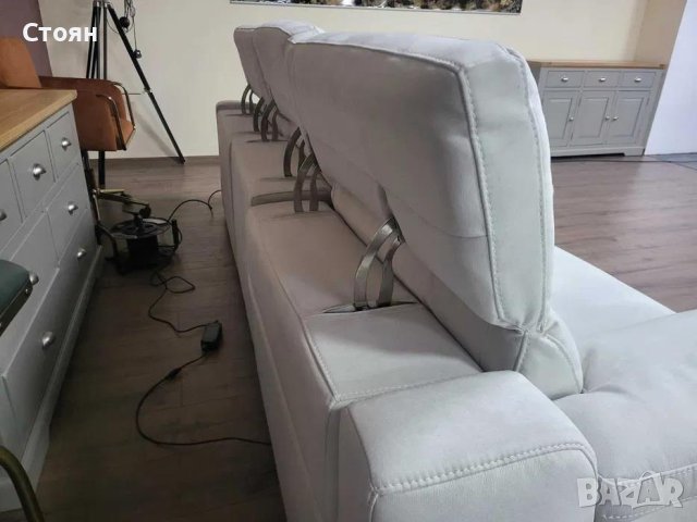 Светло сив ъглов диван Laurence с електрически релаксиращ механизъм, снимка 7 - Дивани и мека мебел - 43285794